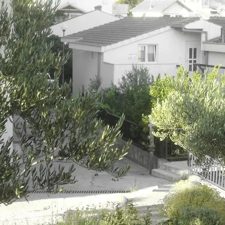 Апартаменты Kresic Tiha Luka